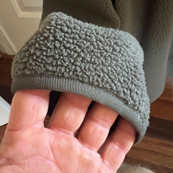 Cuts Clothing Polartec® Sherpa Full Zip | Pine Signature-fit jacket. size Large - Picture 6 of 6